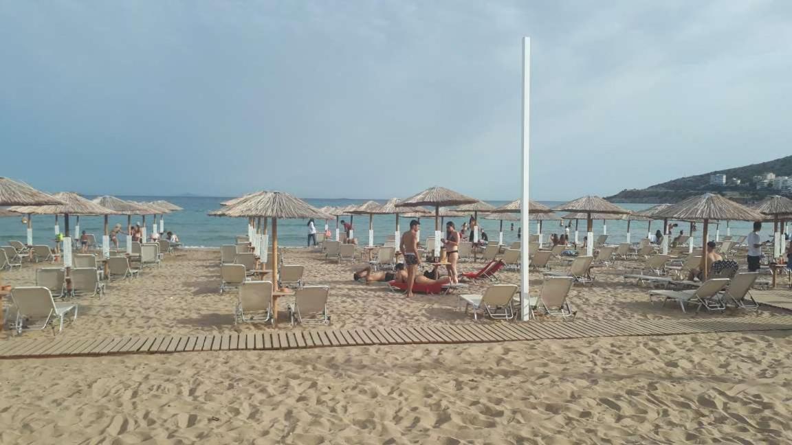 Alianthos Beach Apartment Vari  Exterior photo